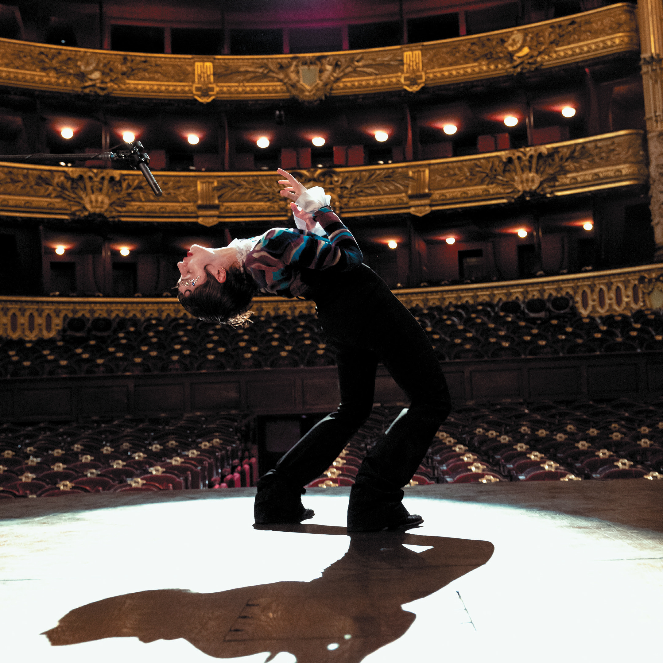 Christine and The Queens "Je Disparais Dans Tes Bras / Mountains"